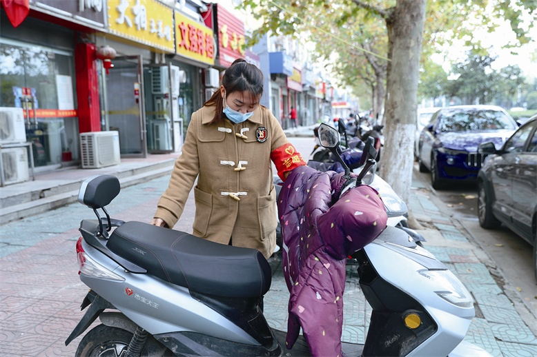 县融媒体中心志愿者开展志愿服务活动